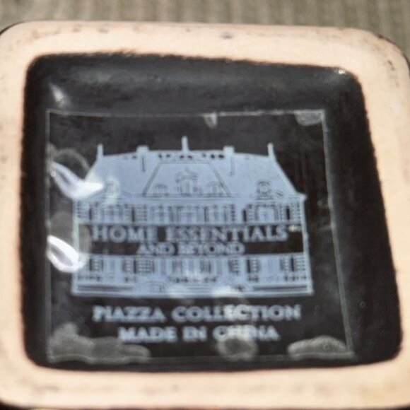 Set Of 2 Home Essentials & Beyond Piazza Square Ceramic Mugs 3.5" Tall Black & R - Picture 4 of 6